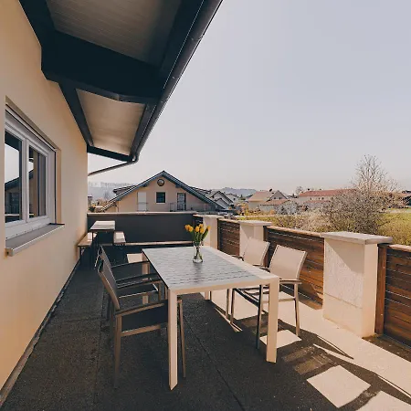 Große Mit Balkon Und Perfekter Lage *