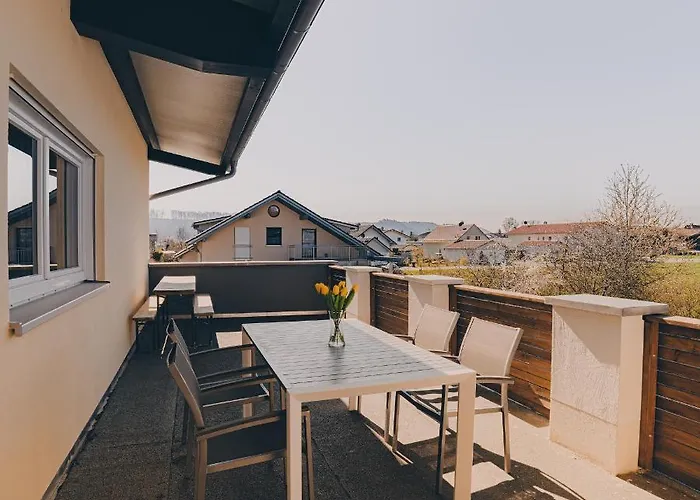 Große Mit Balkon Und Perfekter Lage *